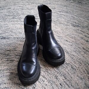 Platform Leather Chelsea Boots
